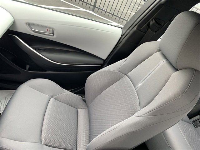 Used 2025 Toyota Corolla SE image 29