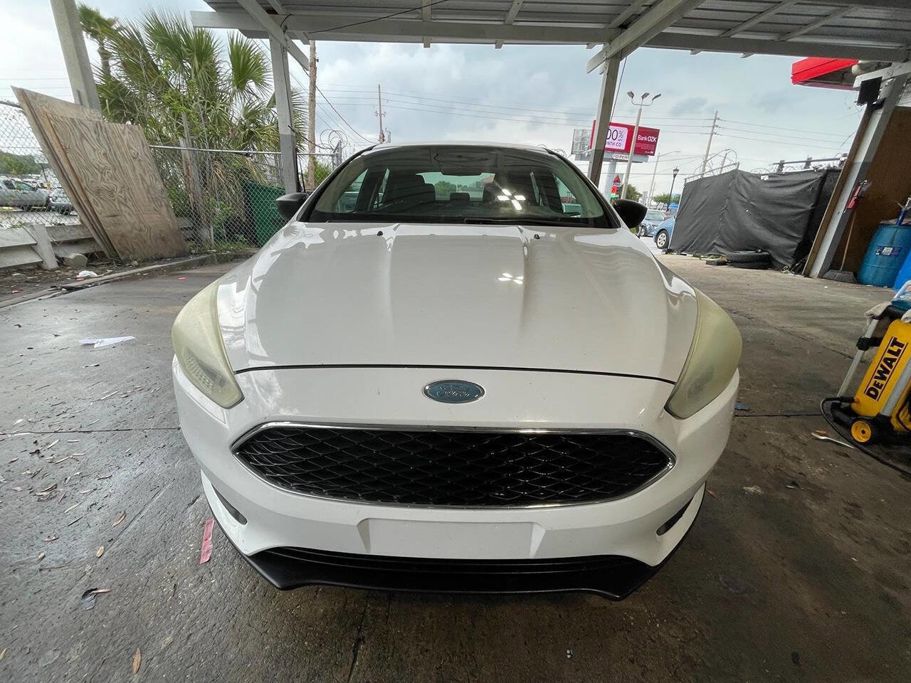 Used 2015 Ford Focus S FWD image 1