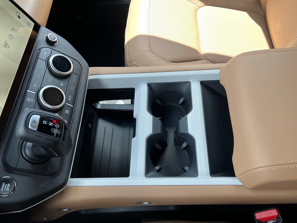 New 2026 Land Rover Defender 130 X-Dynamic SE AWD/4WD image 19