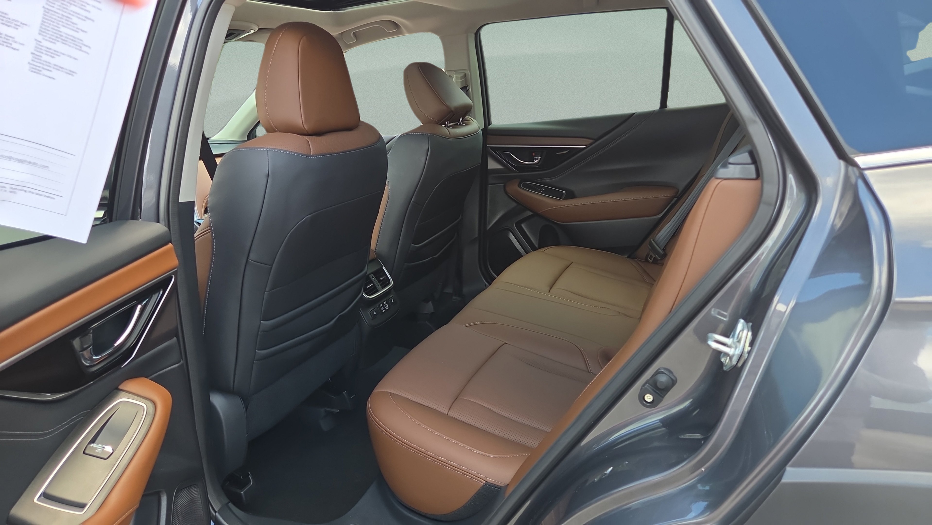 Used 2025 Subaru Outback Touring AWD/4WD image 11
