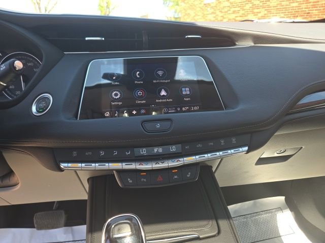 Used 2023 Cadillac XT4 Premium Luxury w/ Technology Package AWD/4WD image 12