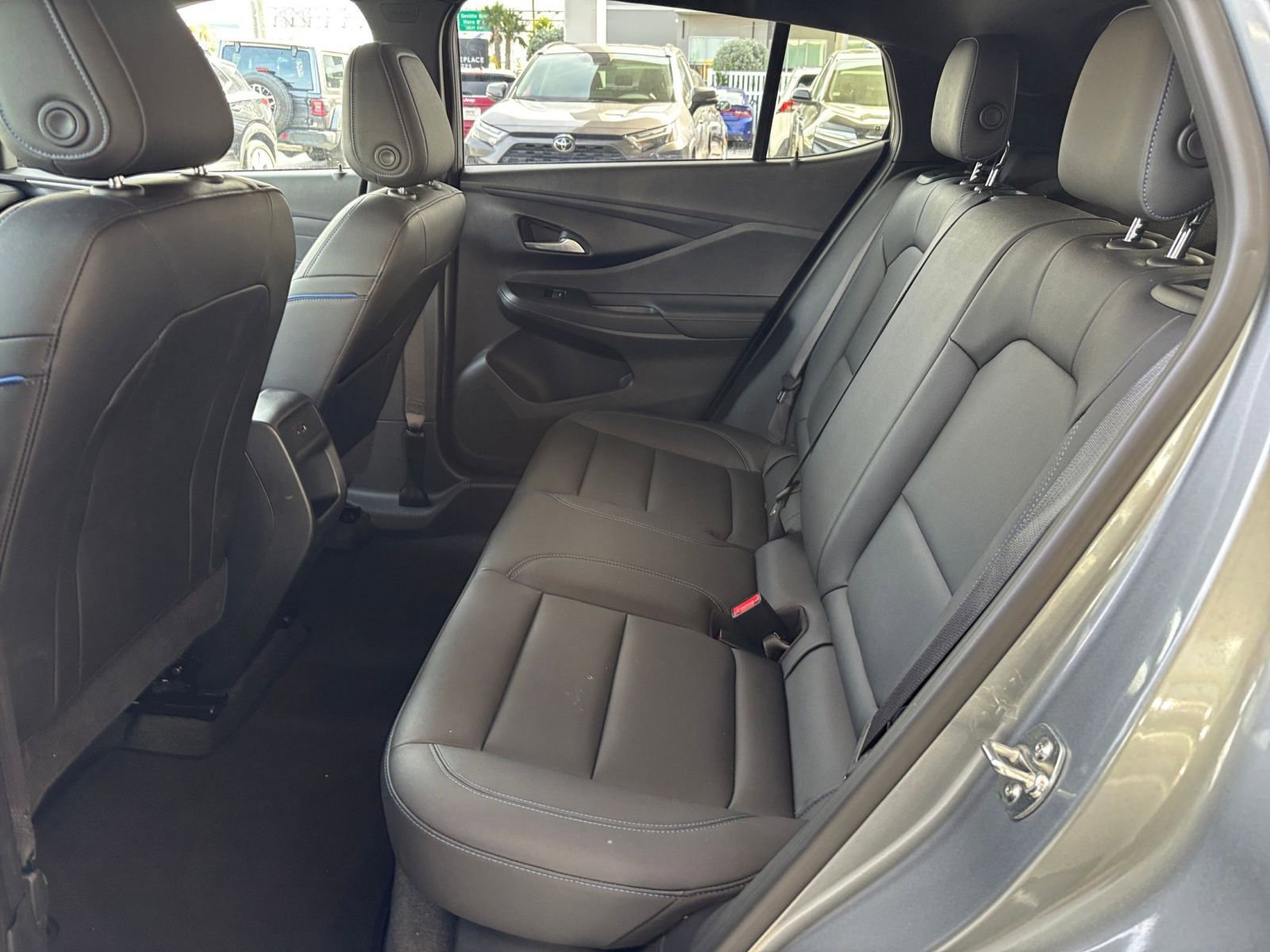 Used 2025 Buick Envista Sport Touring image 25