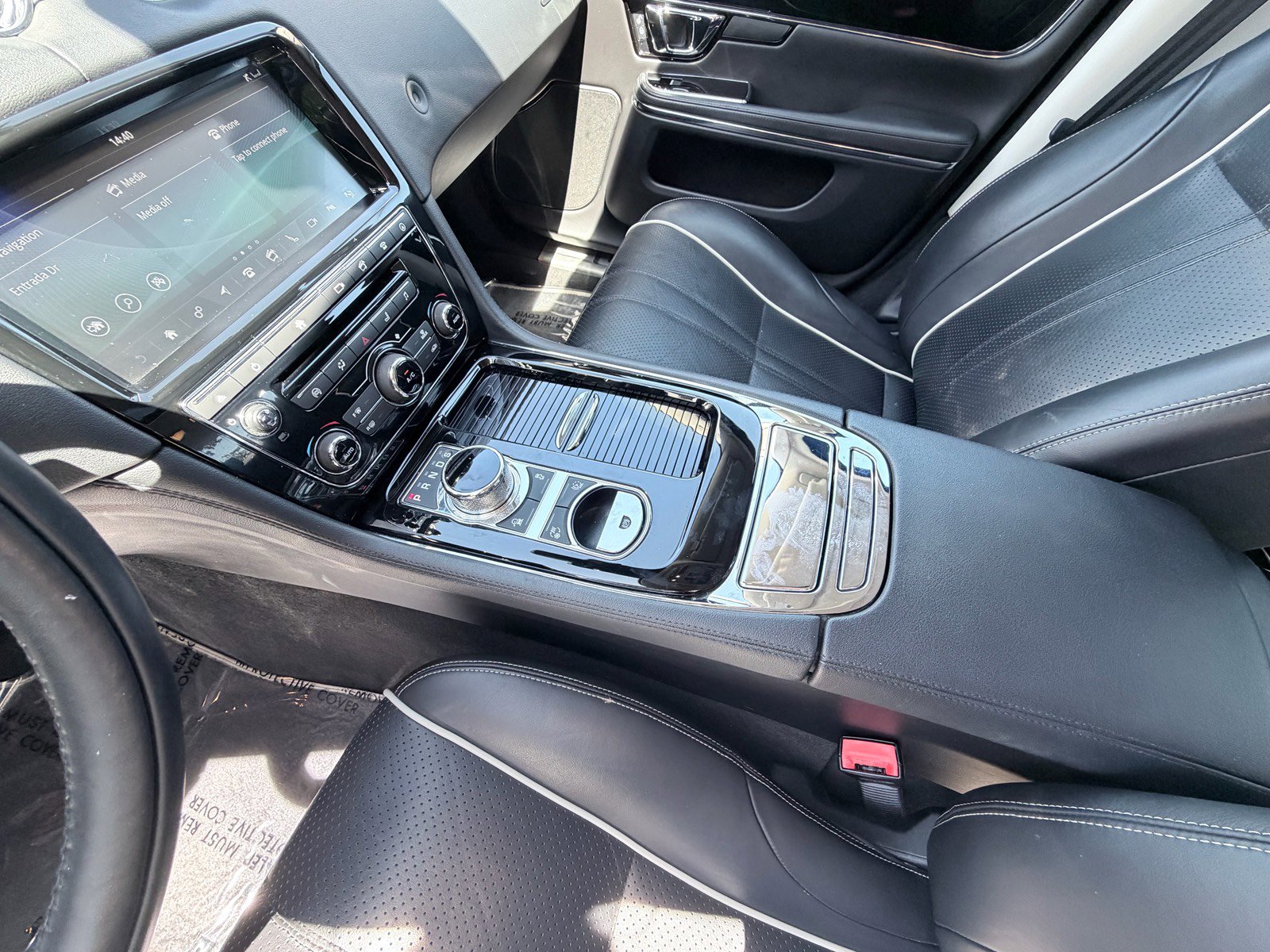 Used 2019 Jaguar XJ R-Sport RWD image 13