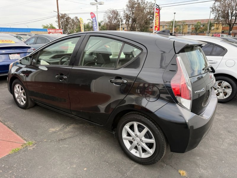 Used 2016 Toyota Prius C Three FWD image 9