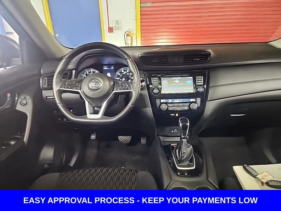 Used 2018 Nissan Rogue SV w/ Sun & Sound Touring Package image 10