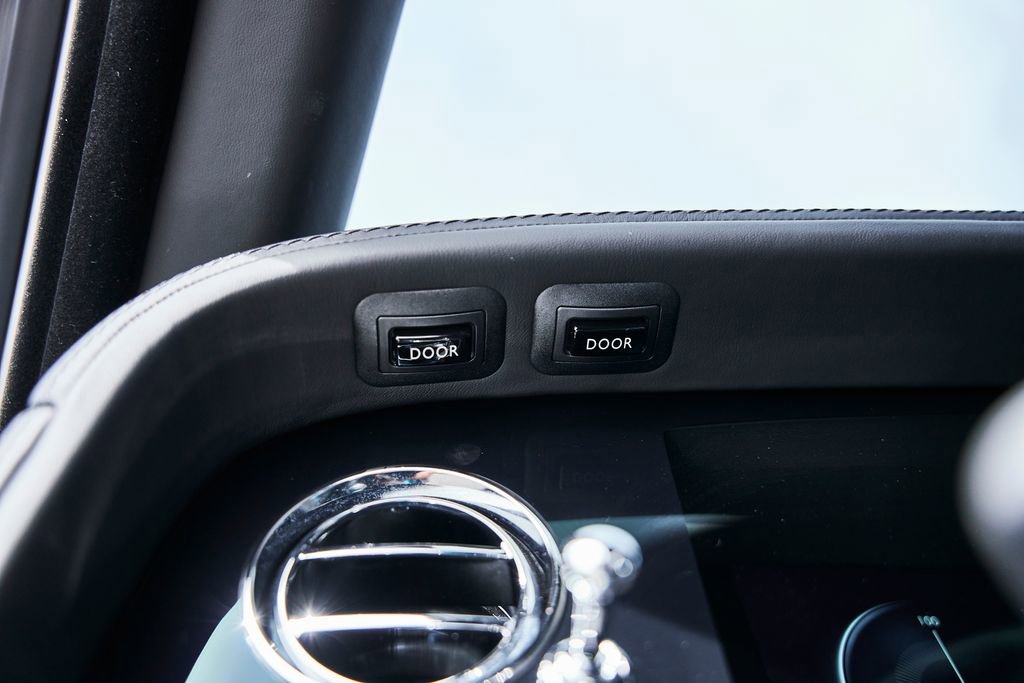 Used 2025 Rolls-Royce Cullinan Black Badge image 61