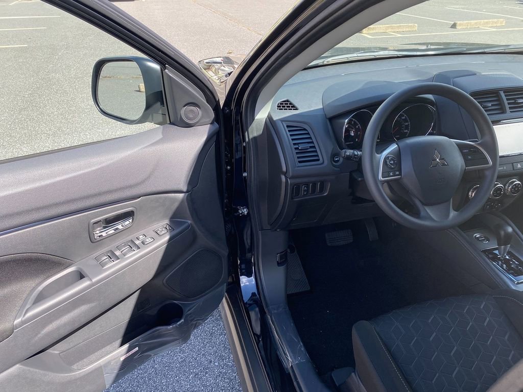 New 2025 Mitsubishi Outlander Sport ES image 10