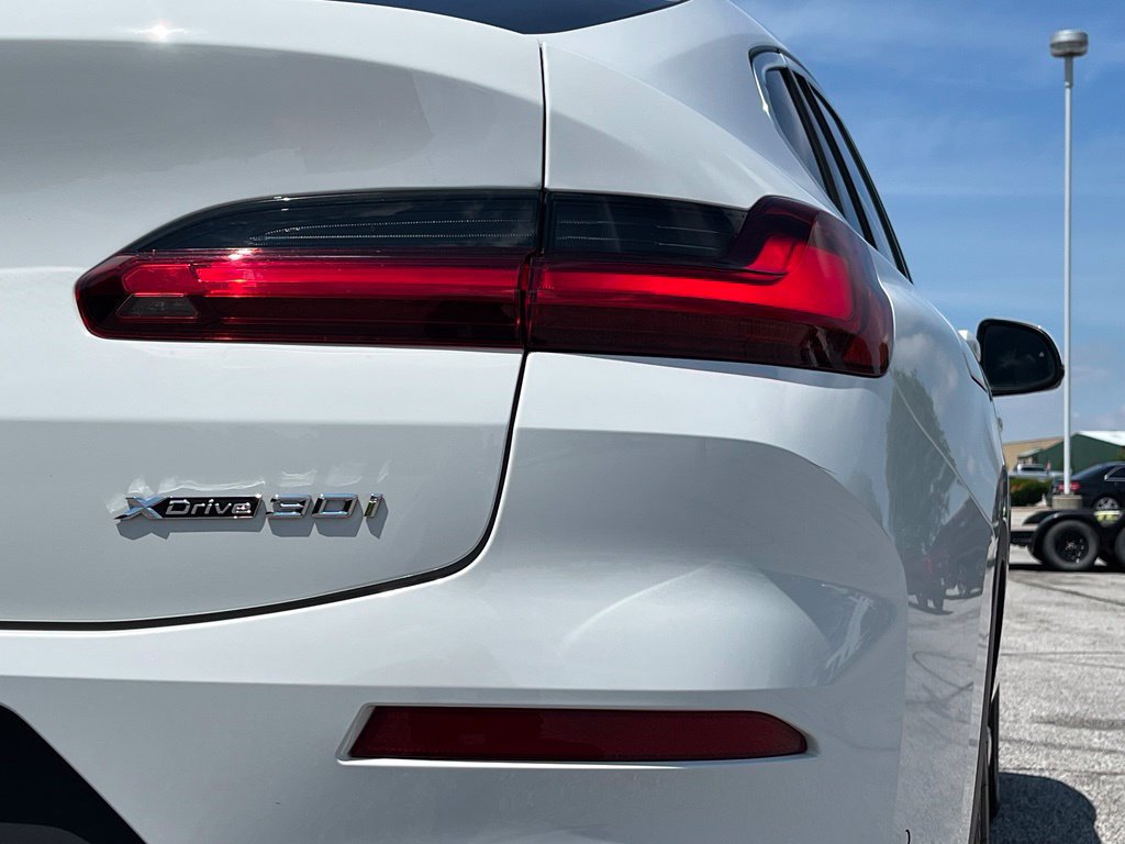 Certified 2025 BMW X4 xDrive30i w/ Premium Package AWD/4WD image 26