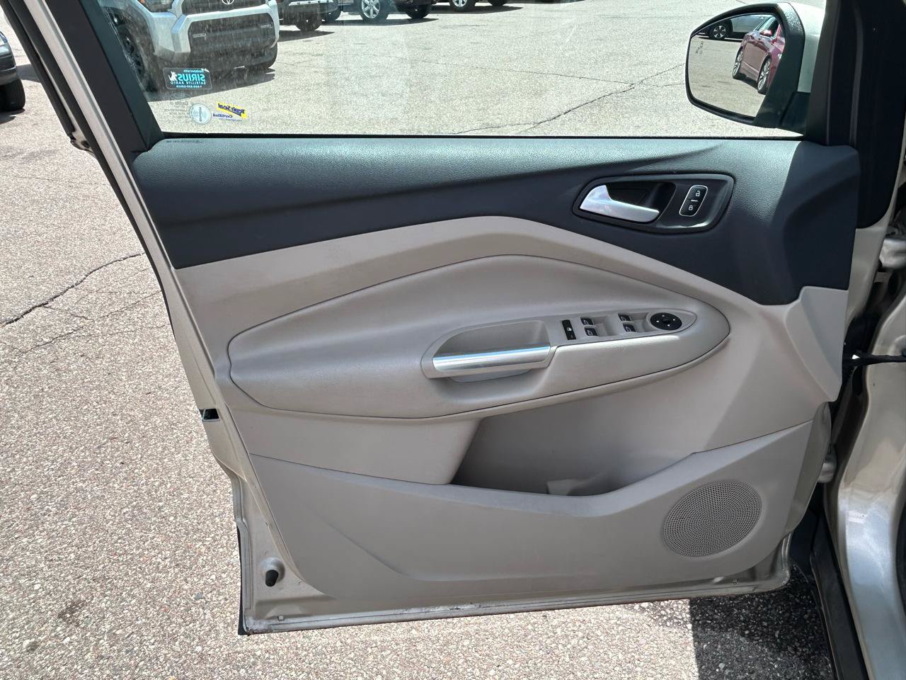 Used 2017 Ford Escape SE w/ Equipment Group 201A FWD image 14