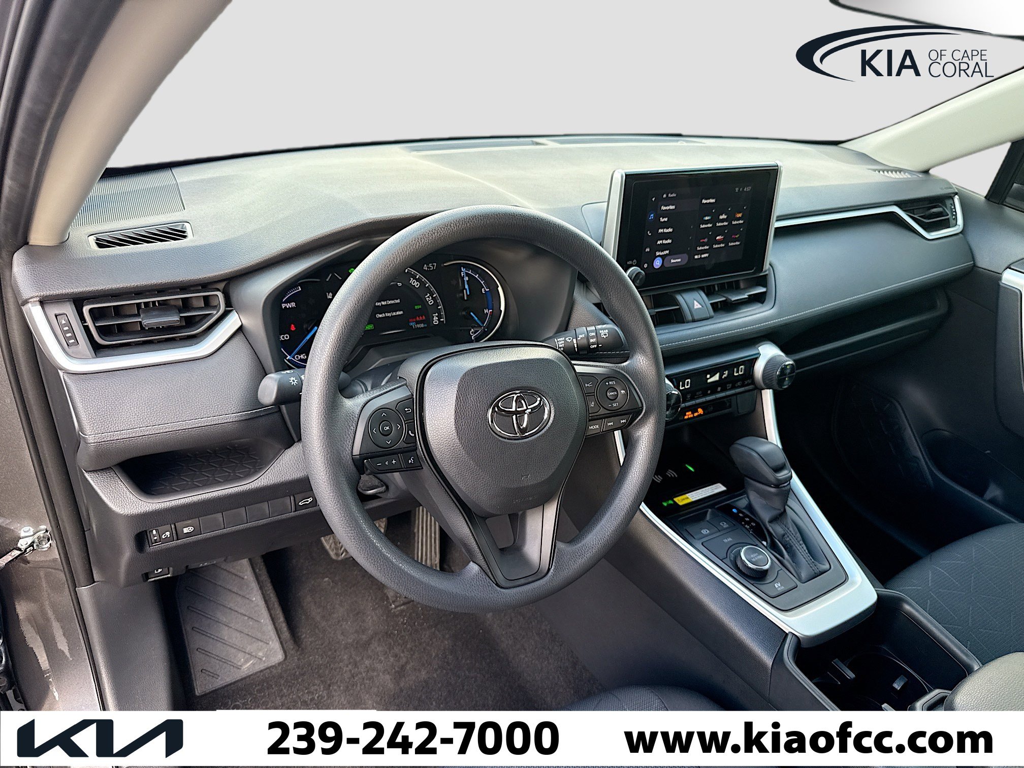 Used 2025 Toyota RAV4 XLE w/ Convenience Package image 25