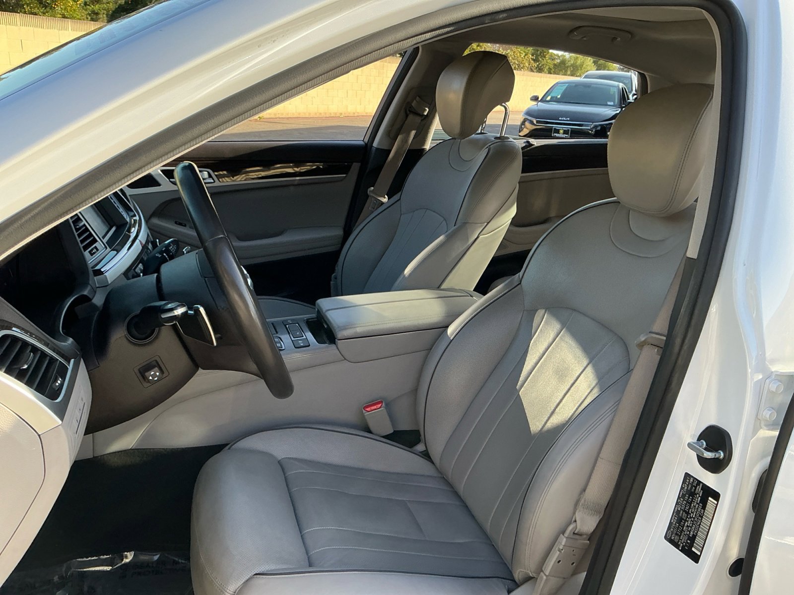 Used 2015 Hyundai Genesis 3.8 w/ Option Group 03 image 18