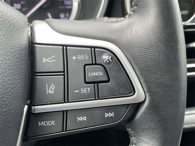 Used 2022 Toyota Highlander XLE image 26