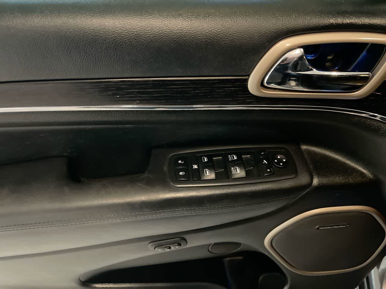 Used 2015 Jeep Grand Cherokee Summit image 13