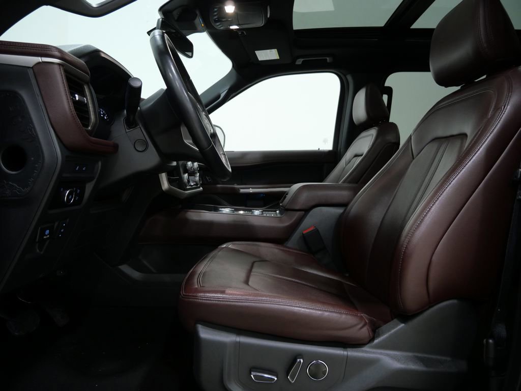 Used 2023 Ford Expedition Limited image 13