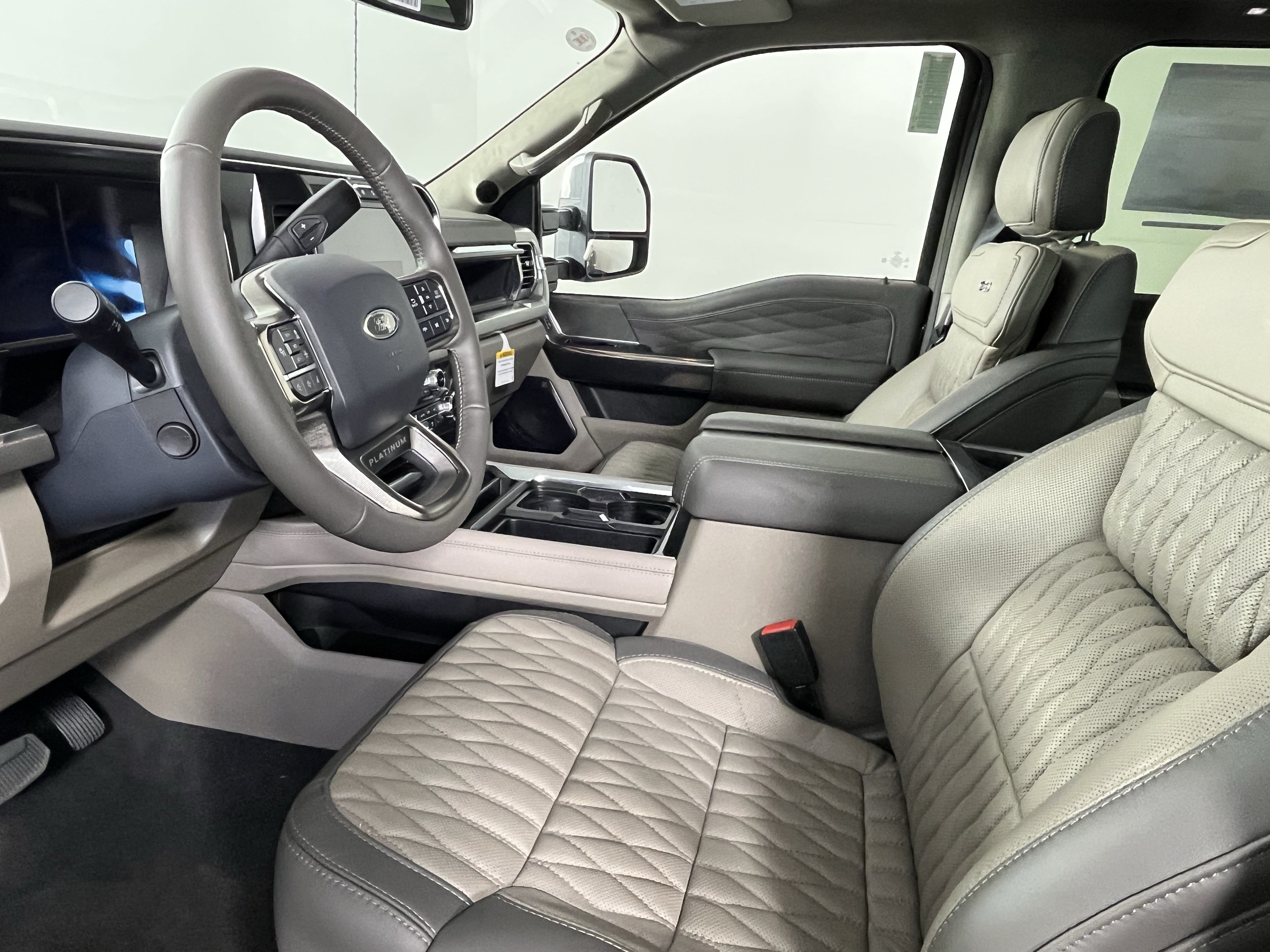 New 2026 Ford F350 Platinum w/ Platinum Plus Package AWD/4WD image 9