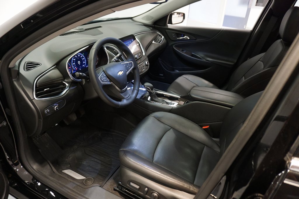 Certified 2023 Chevrolet Malibu LT w/ Midnight Edition image 9