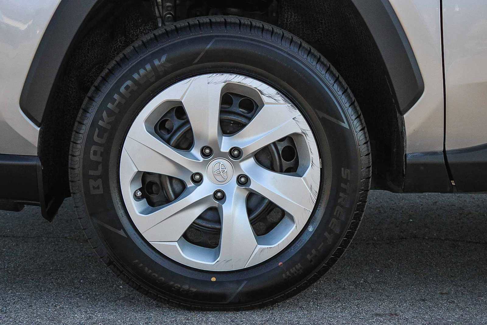 Used 2024 Toyota RAV4 LE image 9