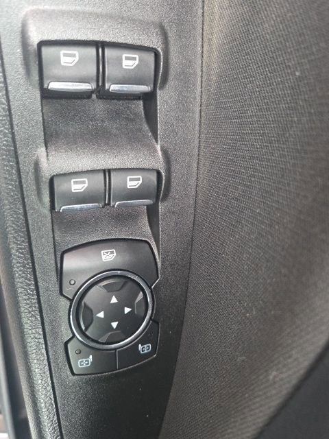 Used 2019 Ford Fusion SE image 18