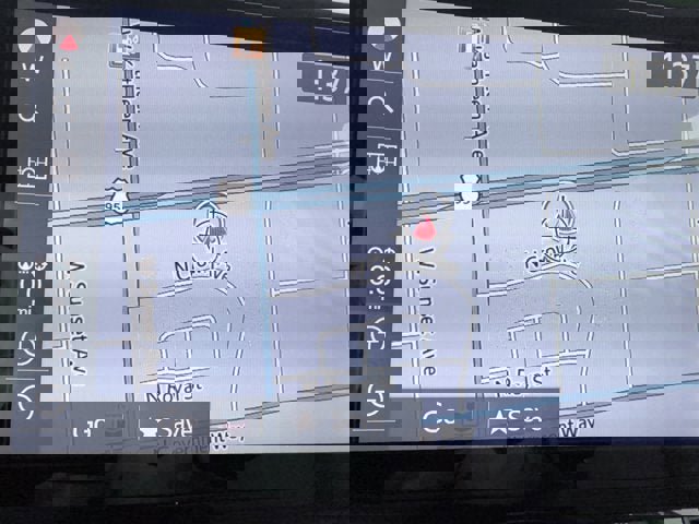 Used 2021 Toyota Sienna Limited image 14