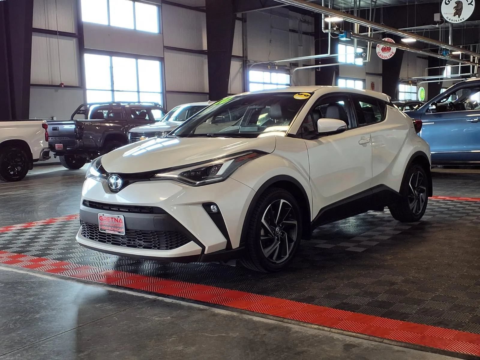 Used 2020 Toyota C-HR Limited FWD image 3