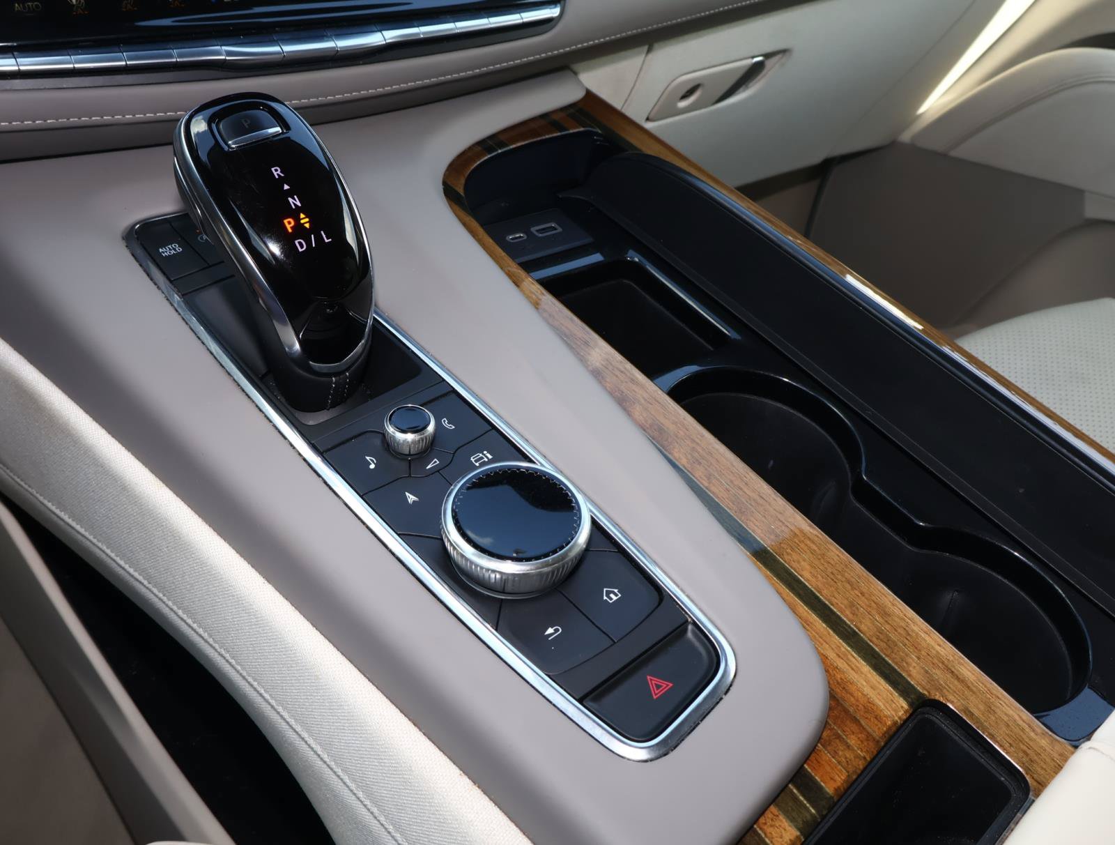Used 2023 Cadillac Escalade Sport Platinum AWD/4WD image 30