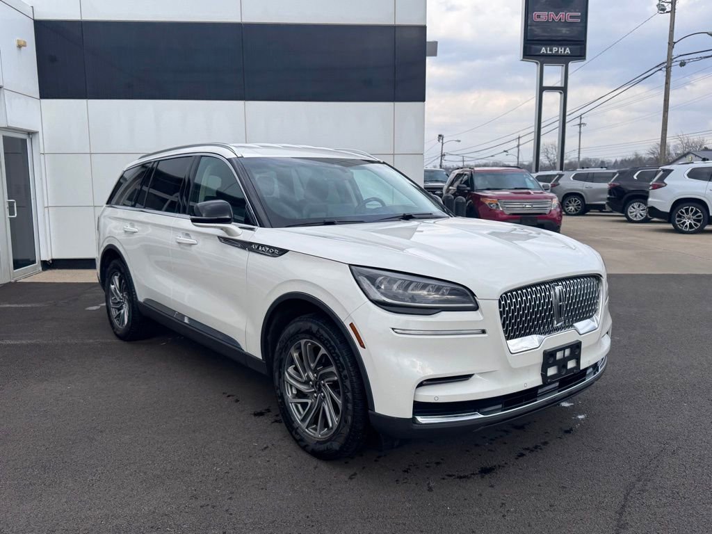 Used 2023 Lincoln Aviator AWD w/ Elements Package image 5