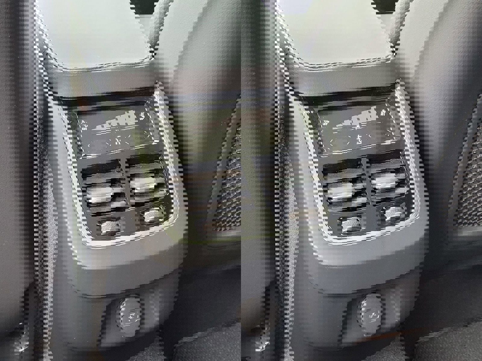 Certified 2025 Volvo V90 B6 Cross Country Plus image 14