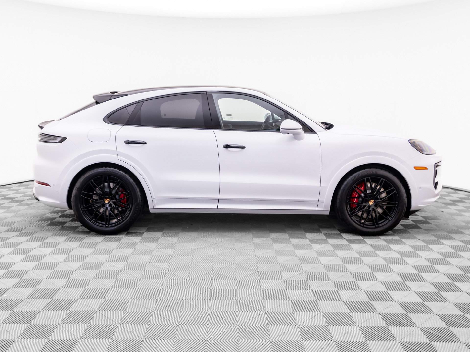 New 2026 Porsche Cayenne GTS AWD/4WD image 7