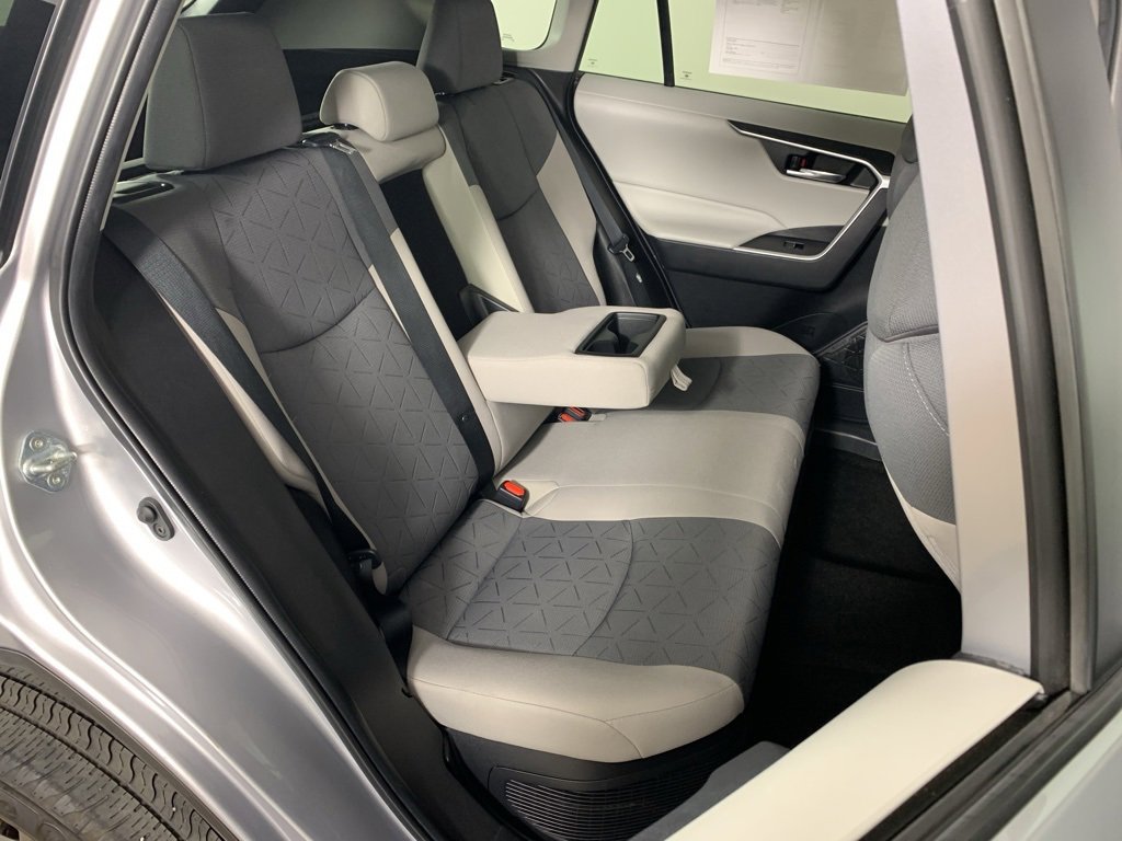Used 2022 Toyota RAV4 XLE w/ Convenience Package image 33