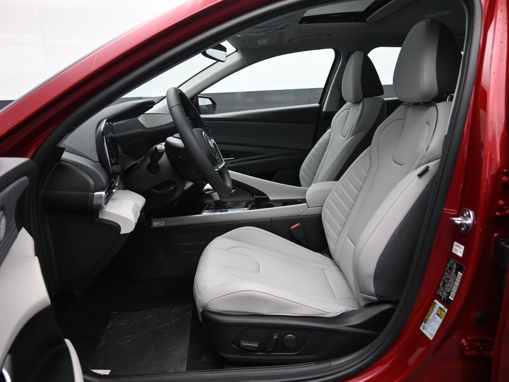 New 2025 Hyundai Elantra Limited image 26