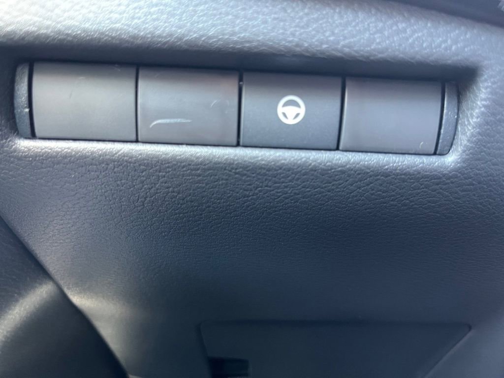 New 2026 Nissan Kicks SR w/ Cold Weather Package image 25