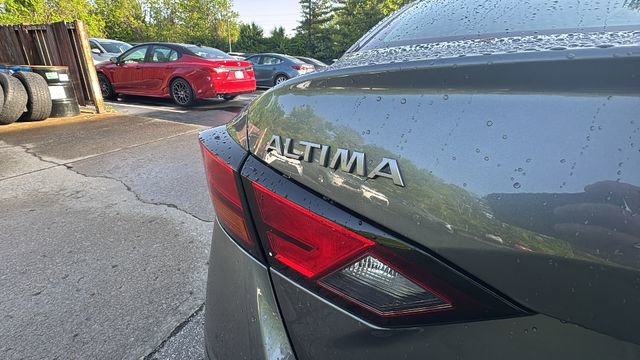 Used 2025 Nissan Altima 2.5 SV FWD image 36