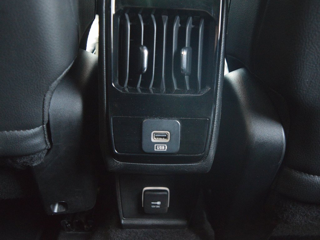 Used 2023 Jeep Compass Limited image 29