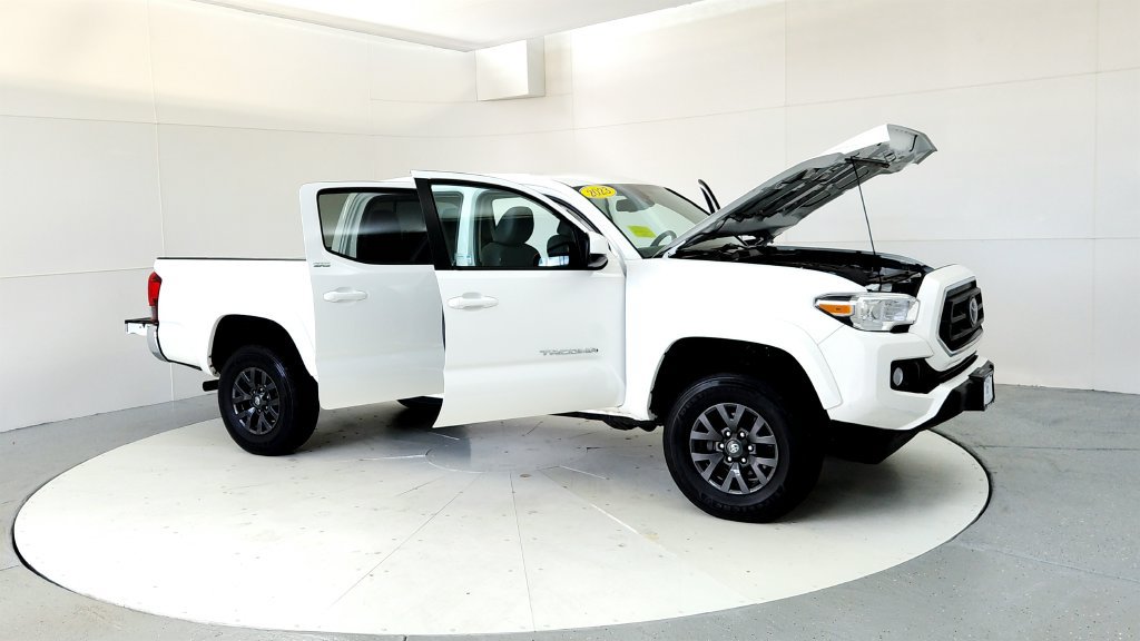 Certified 2023 Toyota Tacoma SR5 AWD/4WD image 12