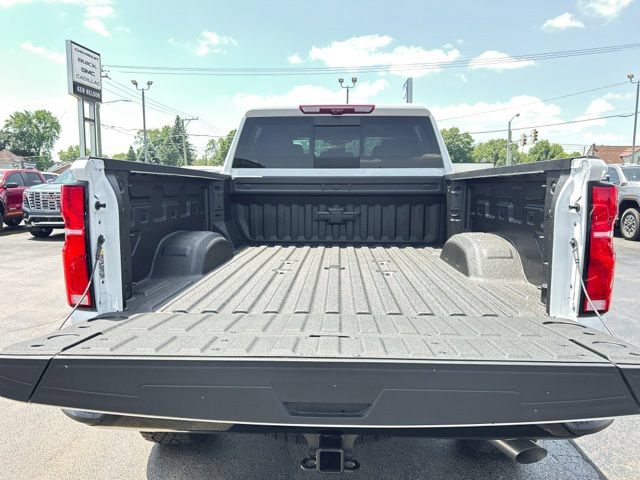 New 2026 Chevrolet Silverado 2500 ZR2 w/ LPO, Dark Essentials Package AWD/4WD image 10