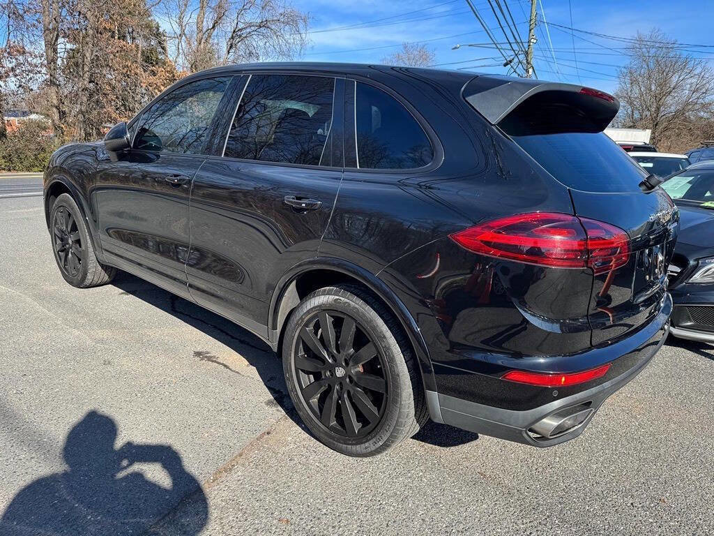 Used 2017 Porsche Cayenne Platinum Edition w/ Premium Package (PJV) AWD/4WD image 5