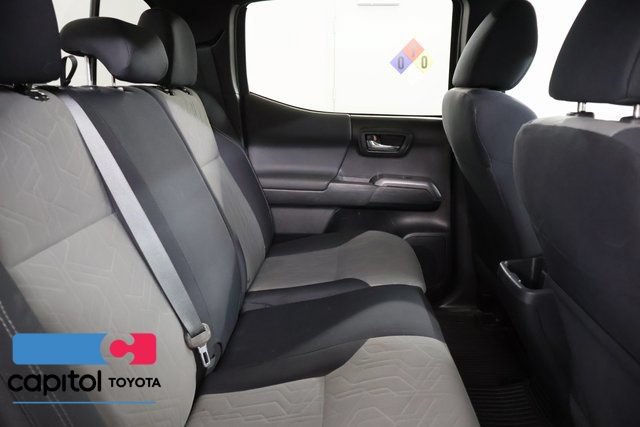 Certified 2020 Toyota Tacoma TRD Off-Road AWD/4WD image 28