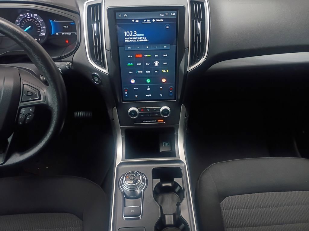 Used 2022 Ford Edge SE w/ Black Appearance Package image 3