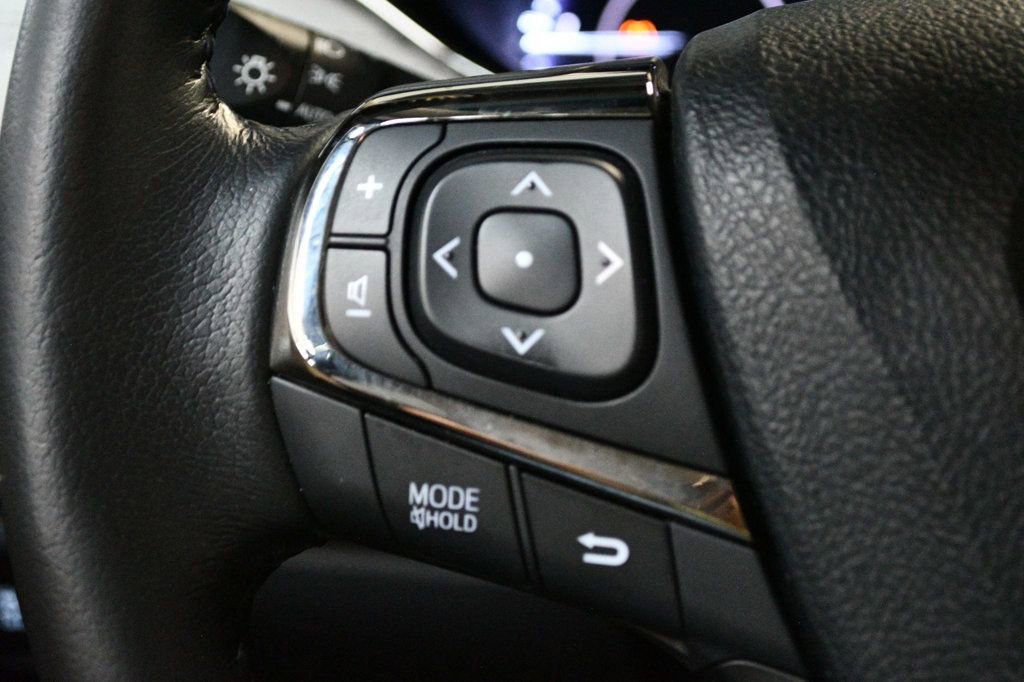 Used 2013 Toyota Avalon XLE Premium FWD image 41