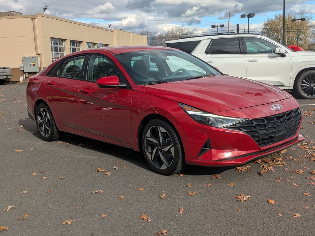 Certified 2023 Hyundai Elantra SEL w/ Convenience Package image 3