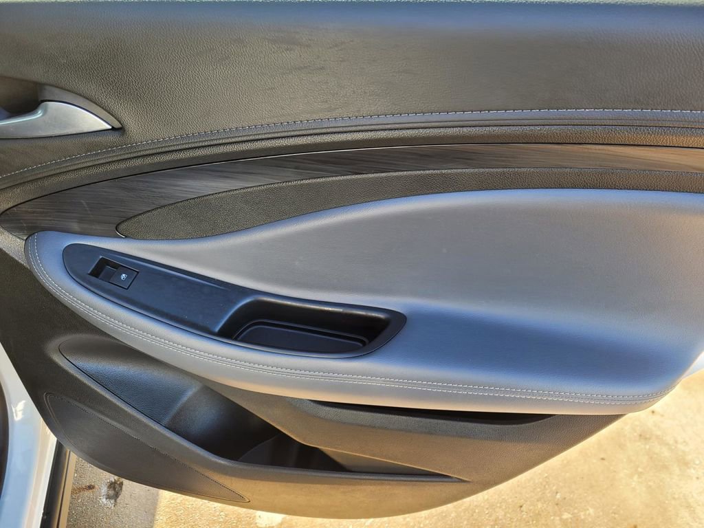 Used 2020 Buick Envision Essence image 11