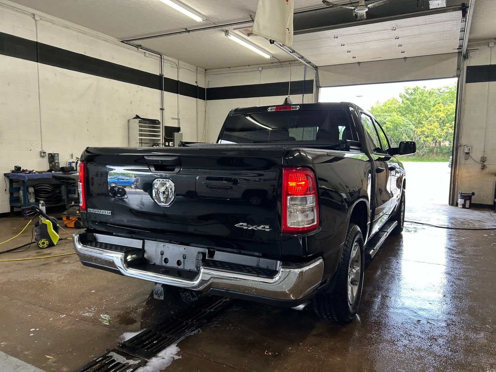 Used 2023 RAM 1500 Big Horn AWD/4WD image 7