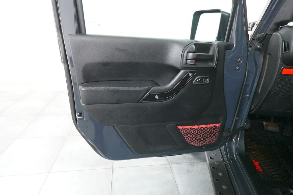 Used 2017 Jeep Wrangler Unlimited Rubicon AWD/4WD image 22