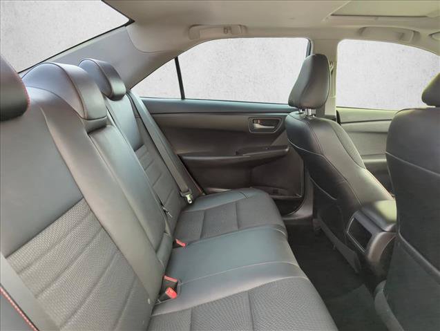 Used 2016 Toyota Camry SE w/ Moonroof Package FWD image 22