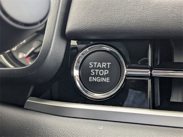 New 2025 Mitsubishi Outlander SE image 25