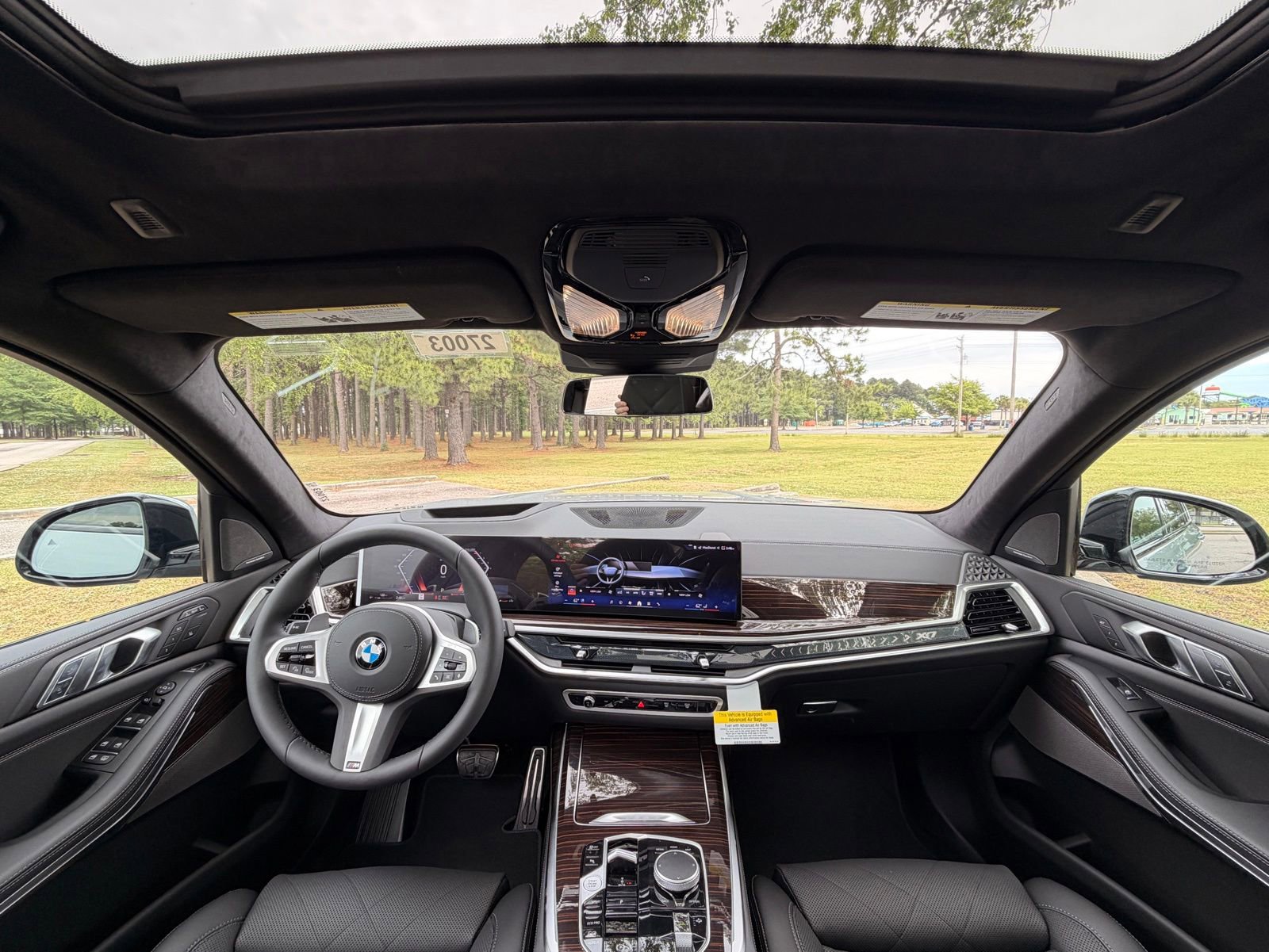 New 2027 BMW X7 xDrive40i w/ M Sport Package AWD/4WD image 2