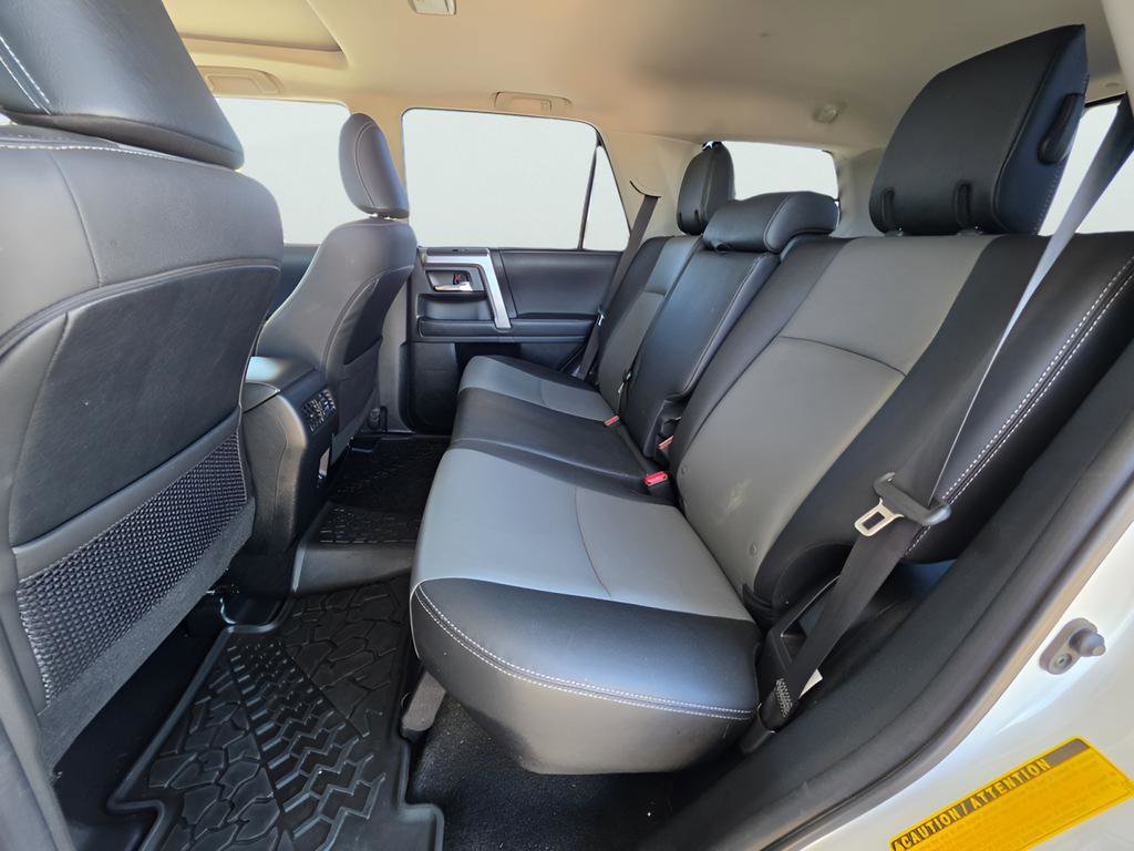 Used 2022 Toyota 4Runner SR5 Premium w/ Moonroof Package AWD/4WD image 32
