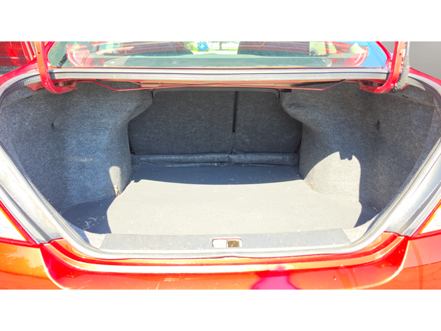 Used 2015 Nissan Versa SV FWD image 14