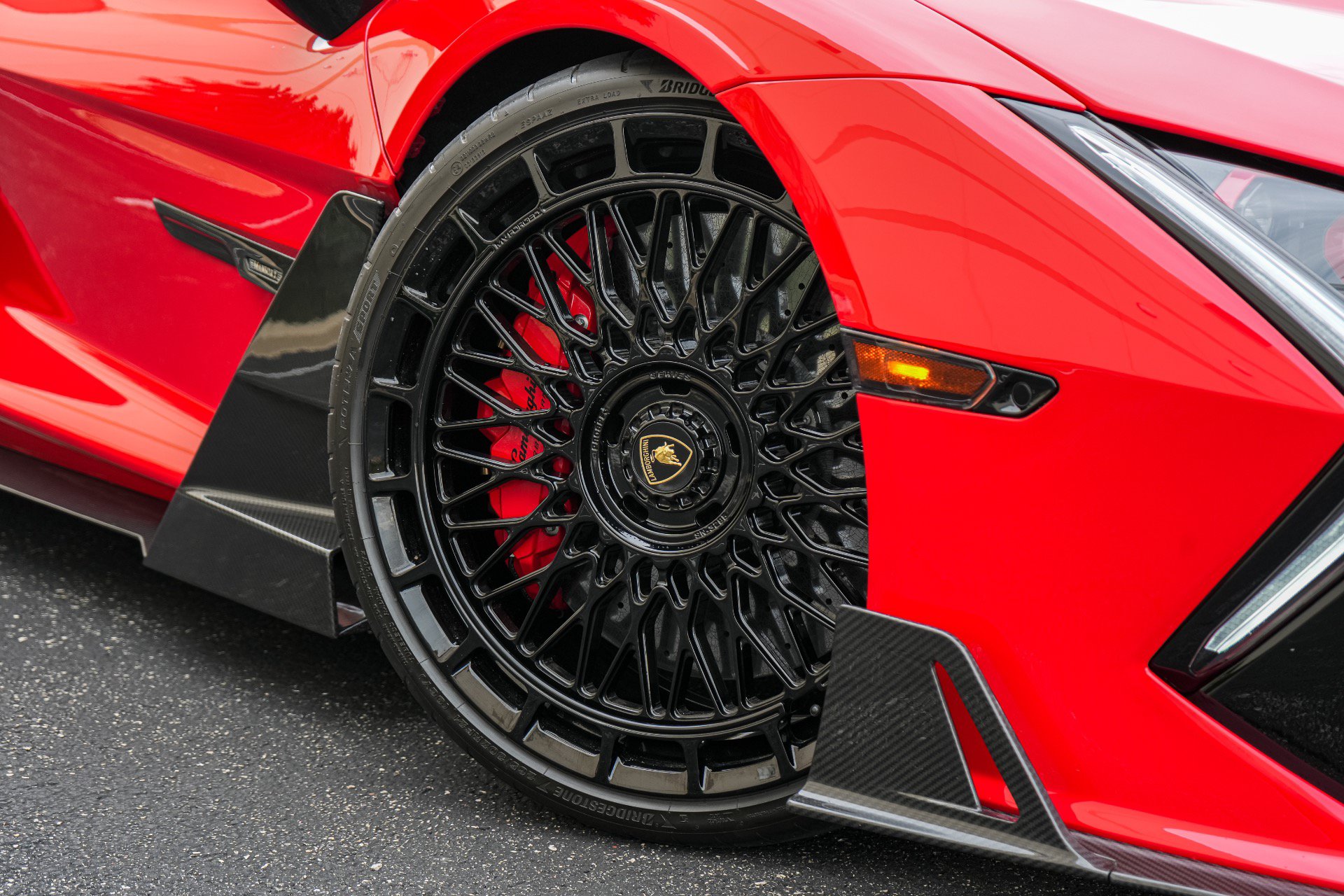 Used 2025 Lamborghini Revuelto AWD/4WD image 4