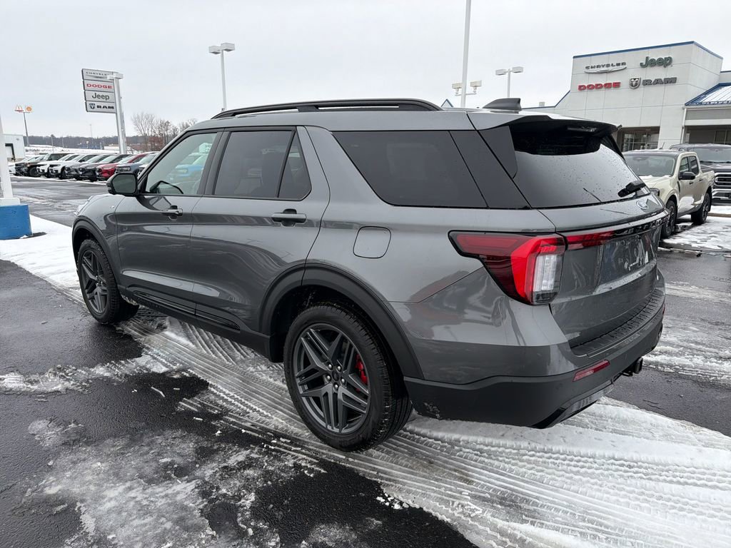 New 2026 Ford Explorer ST-Line w/ ST-Line Street Pack image 3